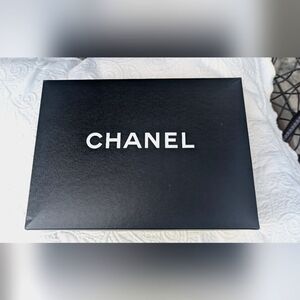 CHANEL Box